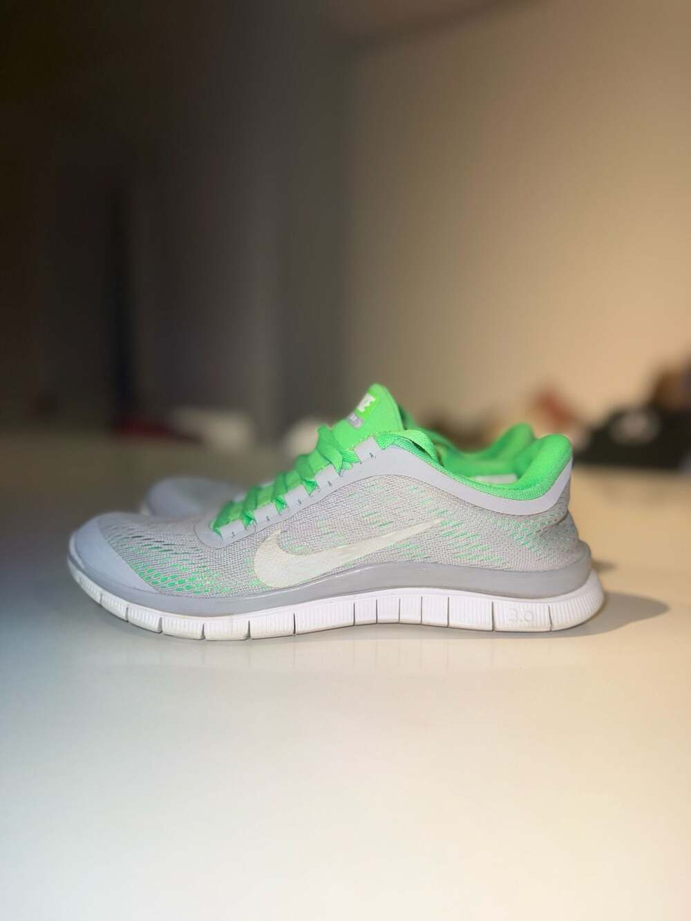 Nike Free 3.0 V5 Grey Neon Green Running Shoes Women's Size 7.5 - Picture 3 of 8